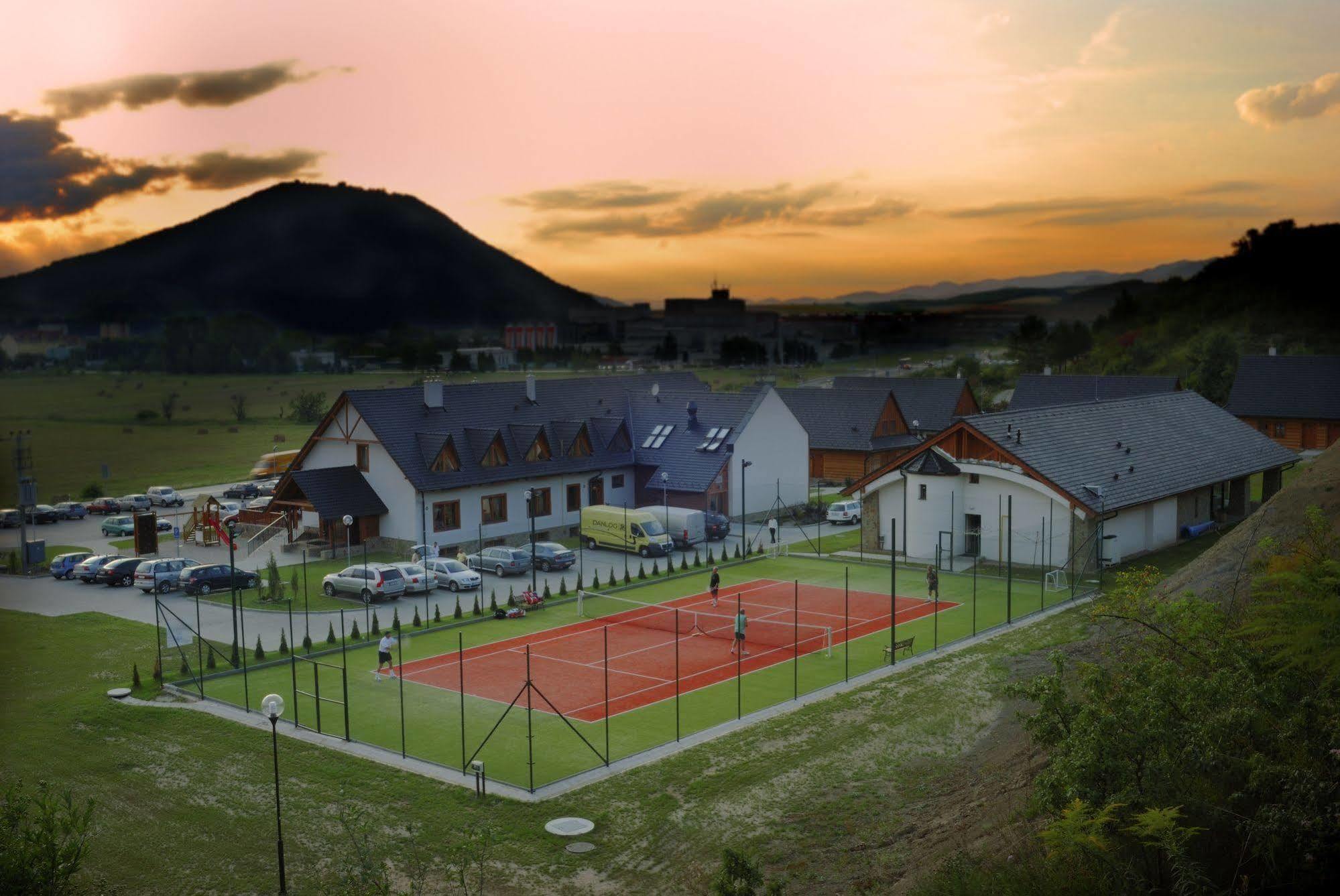 Wellness Pension & Salas Saris Park Prešov Exterior foto